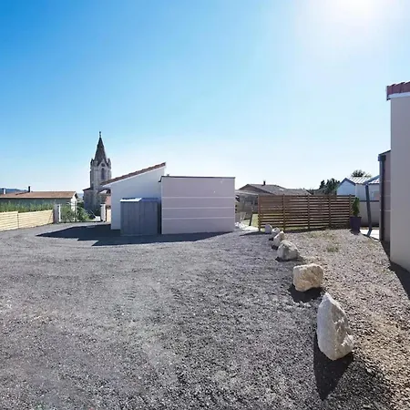 Maison Avec à Châteauneuf-de-galaure, 40 M² Hébergement de vacances