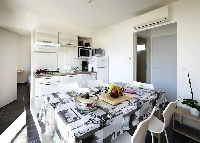 Maison Avec à Châteauneuf-de-galaure, 40 M² Hébergement de vacances