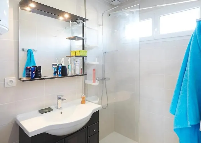 Maison Avec à Châteauneuf-de-galaure, 40 M² Hébergement de vacances