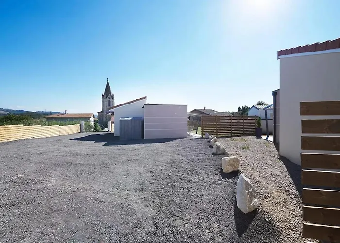 Maison Avec à Châteauneuf-de-galaure, 40 M² Hébergement de vacances