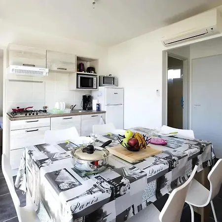 Maison Avec A Chateauneuf-de-galaure, 40 M² Semesterbostad