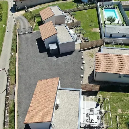 Maison Avec A Chateauneuf-de-galaure, 40 M² Semesterbostad