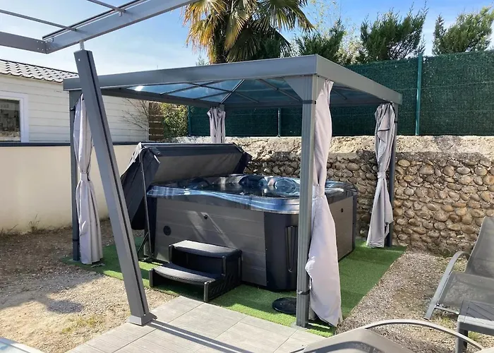 Maison Avec A Chateauneuf-de-galaure, 40 M² Nyaraló